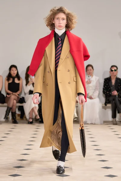 Look 3